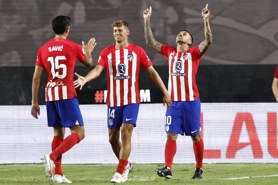 球在世界足 球在世界足