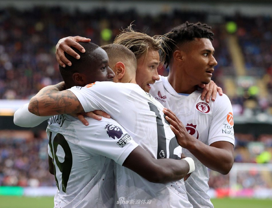 事业增光添 事业增光添